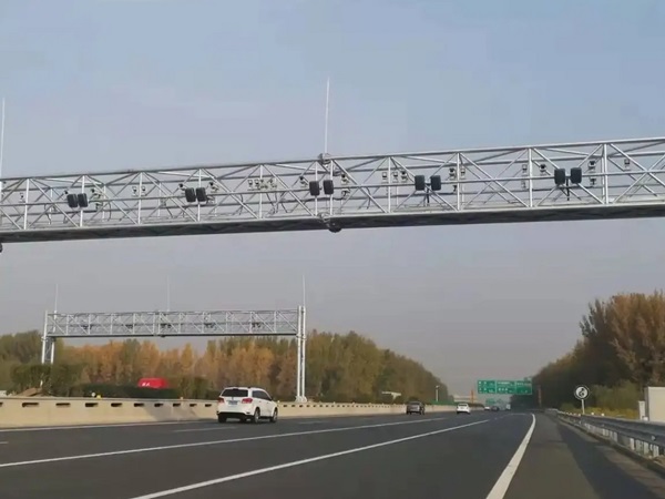 高速公路龍門架