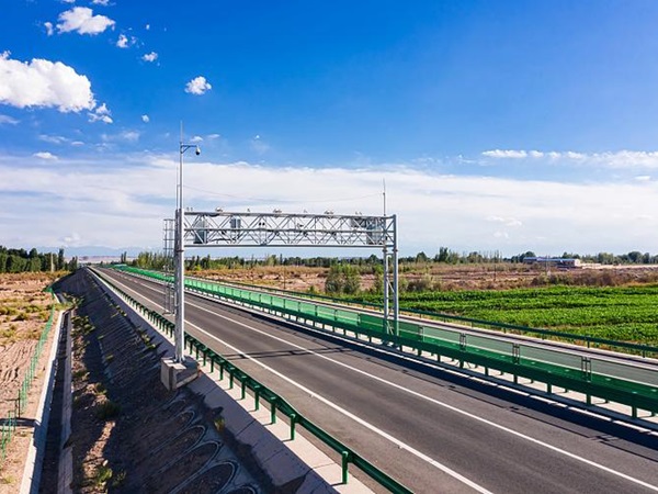 高速公路龍門(mén)架