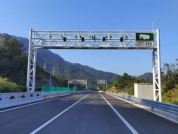 高速公路龍門架
