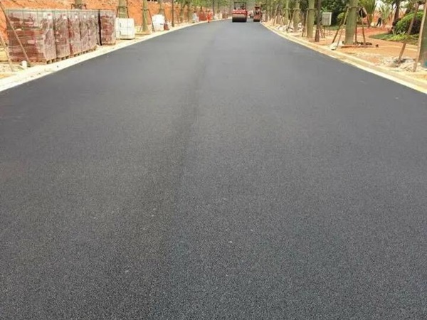 鋪瀝青路面